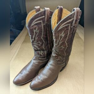 Tony Lama Black Label men's sz 9.5D two tone brown leather Western cowboy boots.